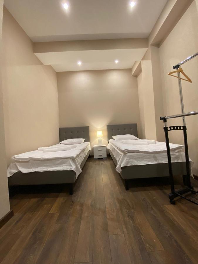Apartment Sixteen Tiflis Exterior foto